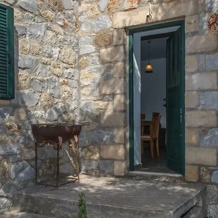 Kiveli - Comfy Stone With Seaview Stoúpa